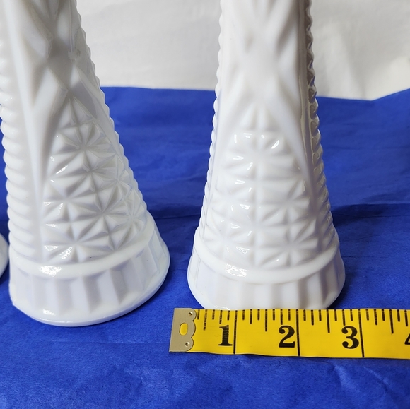 Vintage Milk Glass Bud Vases White Stars and Bars Pattern Set of 3 - Picture 8 of 15